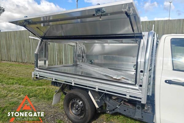 ute-tray-installation-hilux3