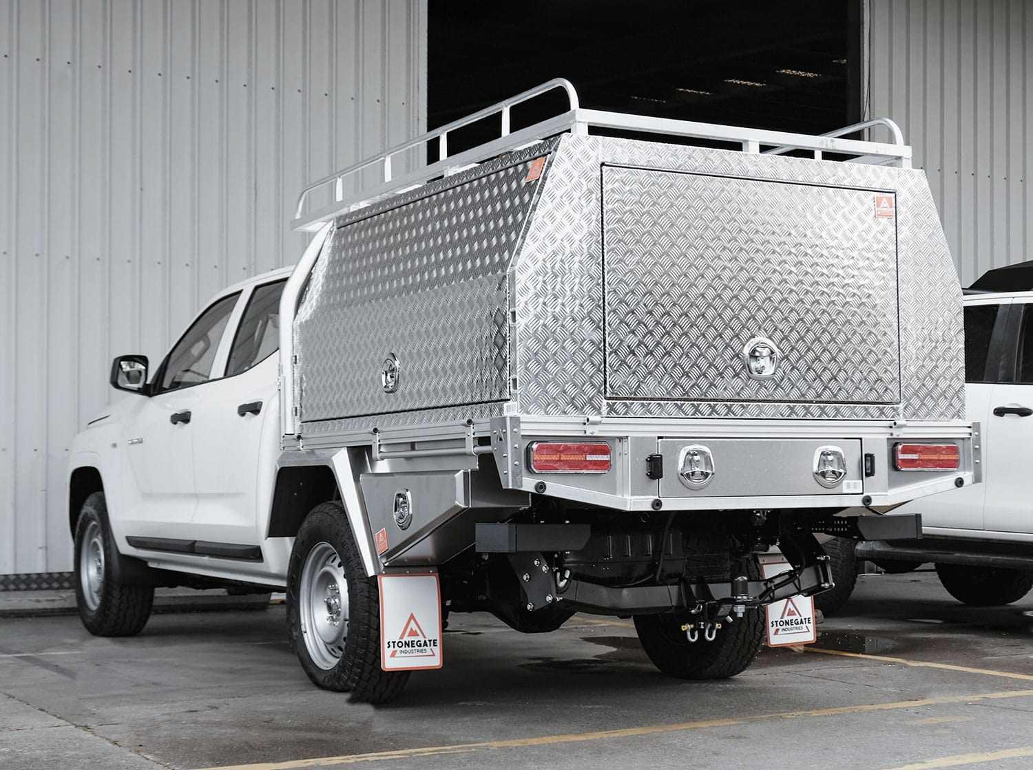 checker-plate-ute-canopy-stonegate-industries