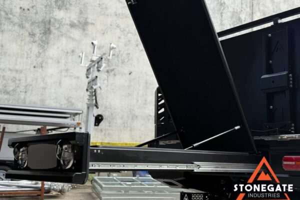 mazda-bt50-H-tray-installation2