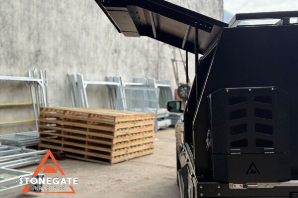 mazda-bt50-H-tray-installation3