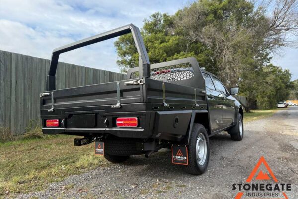 ute-tray-installation-Isuzu1