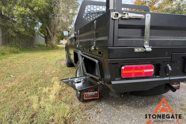 ute-tray-installation-Isuzu2