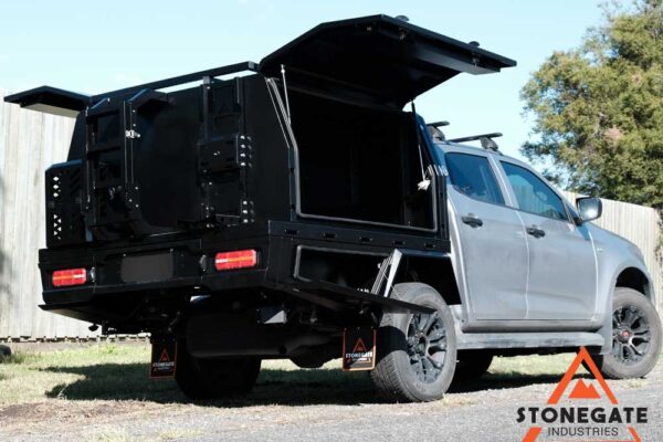 ute-tray-installation-isuzu-dmax
