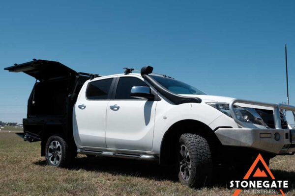 ute-tray-installation-mazda1