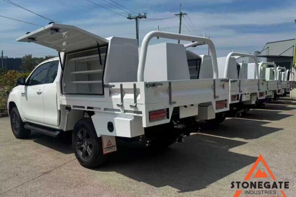 ute-tray-installation-toyota1