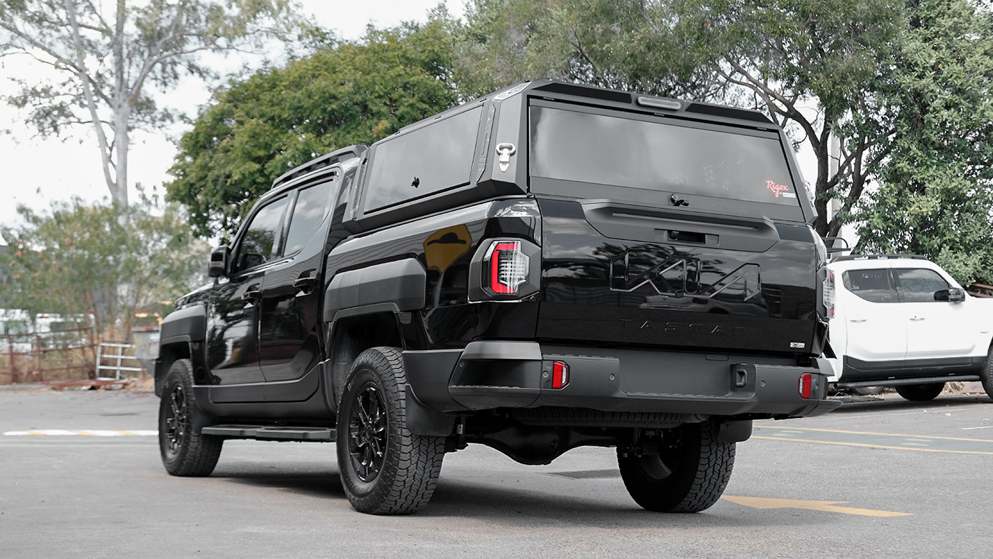 kia-tasman-tub-canopy-1