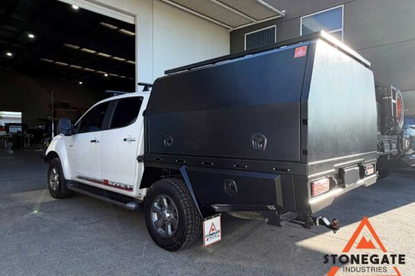 ute-tray-installation-isuzu1