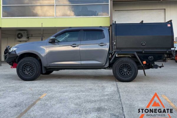 ute-tray-installation-mazda1