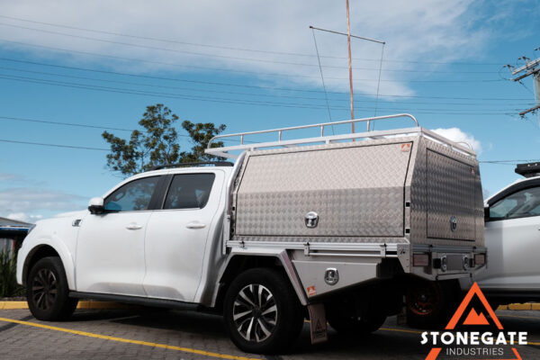 ute-tray-installation-gwm1