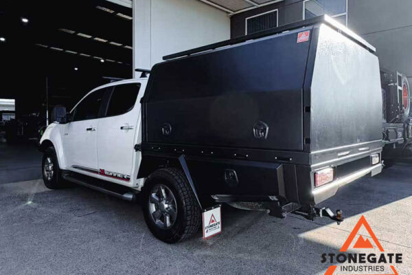 ute-tray-installation-isuzu1