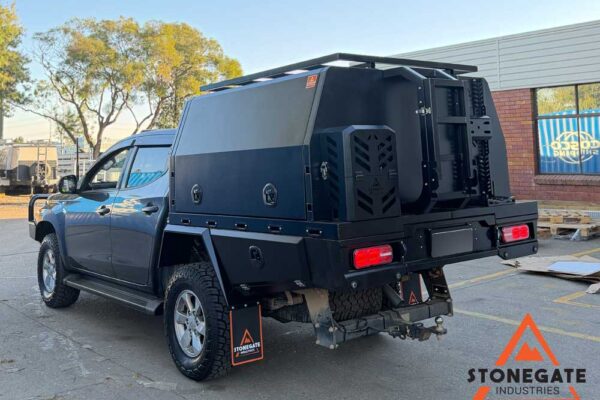 ute-tray-installation-mitsubishi1