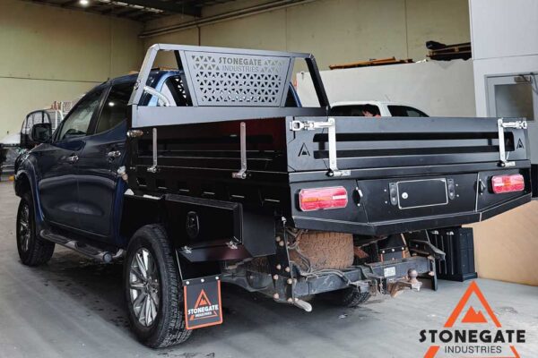 ute-tray-installation-mitsubishi3