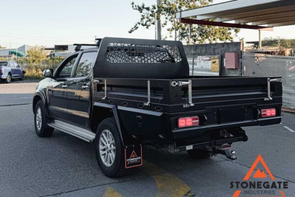 ute-tray-installation-toyota10