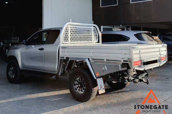 ute-tray-installation-toyota4