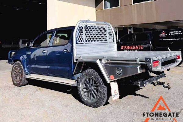 ute-tray-installation-toyota9